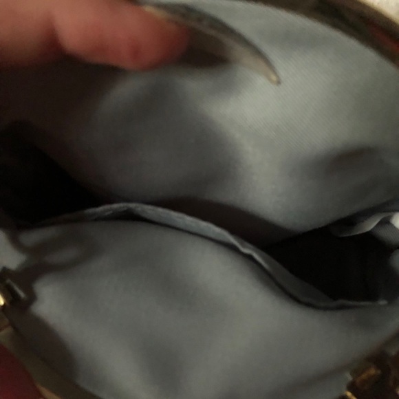 ✨Faux Fur Kisslock✨ - Picture 3 of 4